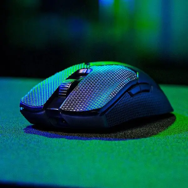 Razer-viper-v2-pro-ergonomic-wireless-gaming-mouse-3-1-n-1. Webp